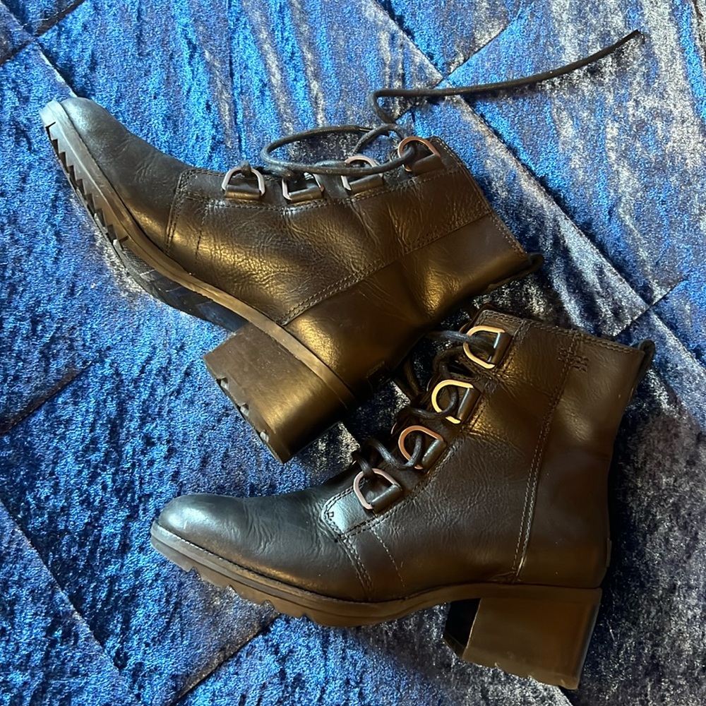 Sorel black lace up boot CATE